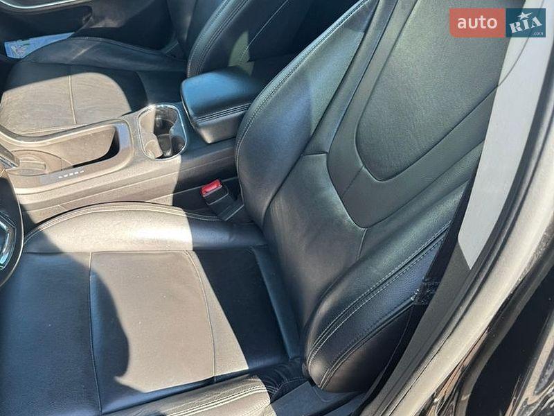 Хетчбек Chevrolet Volt 2015 в Києві