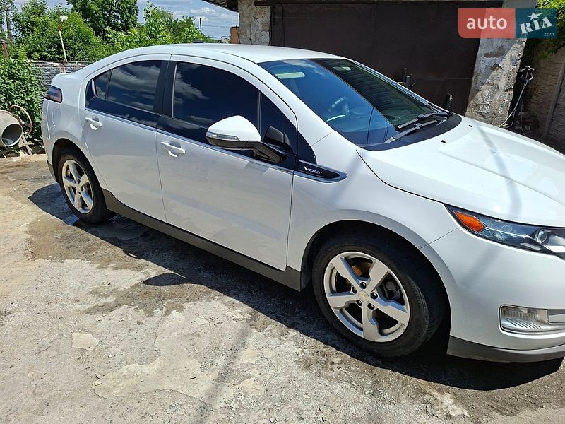 Хэтчбек Chevrolet Volt 2012 в Днепре