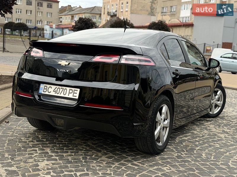 Хэтчбек Chevrolet Volt 2011 в Золочеве