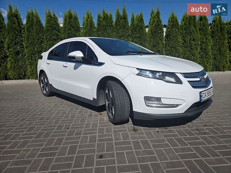 Хэтчбек Chevrolet Volt 2015 в Черкассах