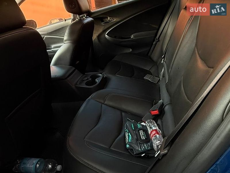 Хэтчбек Chevrolet Volt 2017 в Днепре