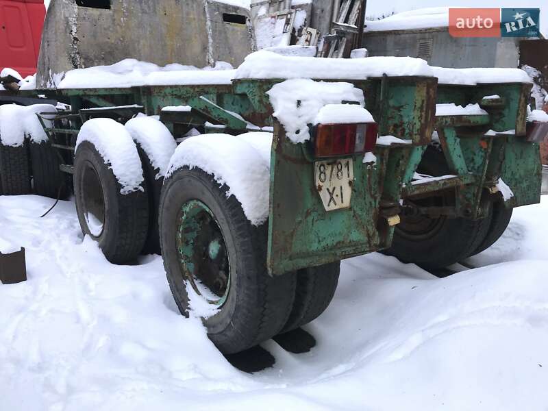 Контейнеровоз ЧМЗАП 5208 1982 в Харькове