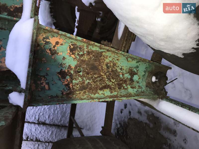 Контейнеровоз ЧМЗАП 5208 1982 в Харькове