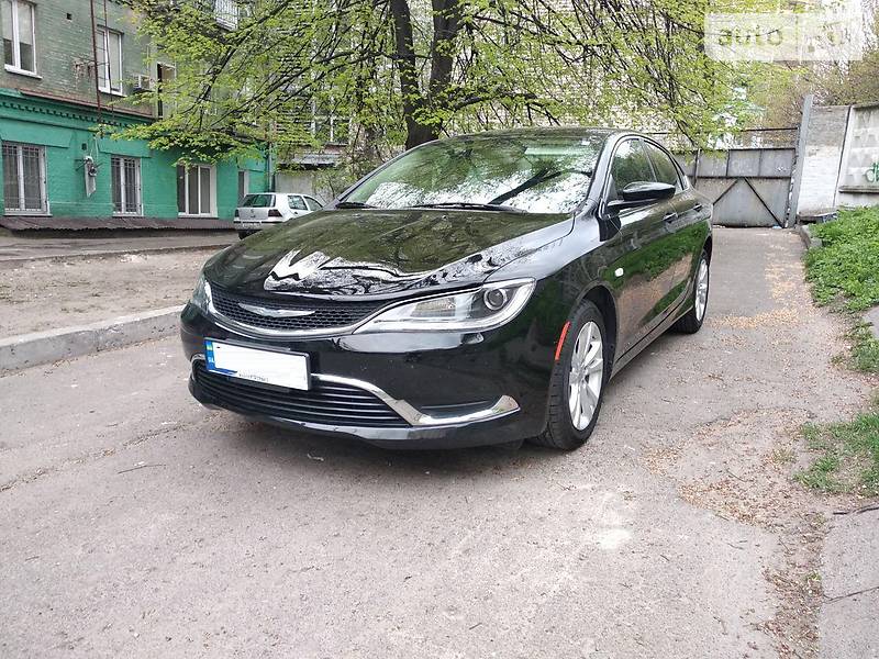 Chrysler 200 2015 року