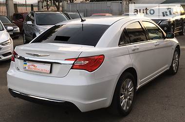 Седан Chrysler 200 2013 в Одессе