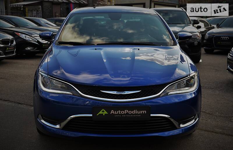 Седан Chrysler 200 2015 в Киеве