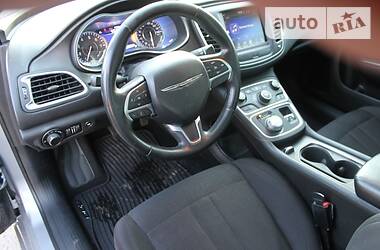 Седан Chrysler 200 2015 в 