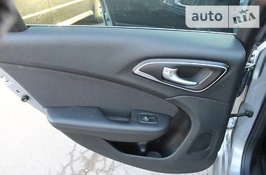 Седан Chrysler 200 2015 в 