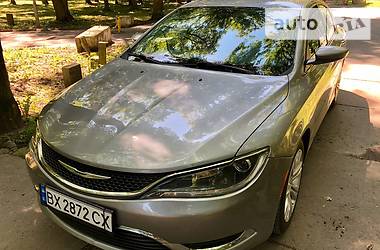 Седан Chrysler 200 2015 в Хмельницком