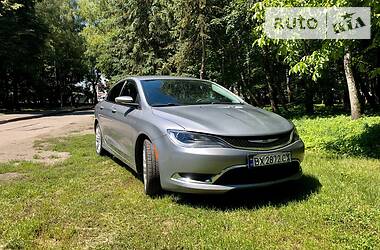 Седан Chrysler 200 2015 в Хмельницком