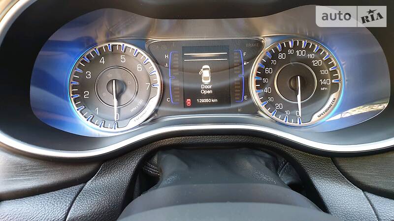 Седан Chrysler 200 2014 в Дніпрі