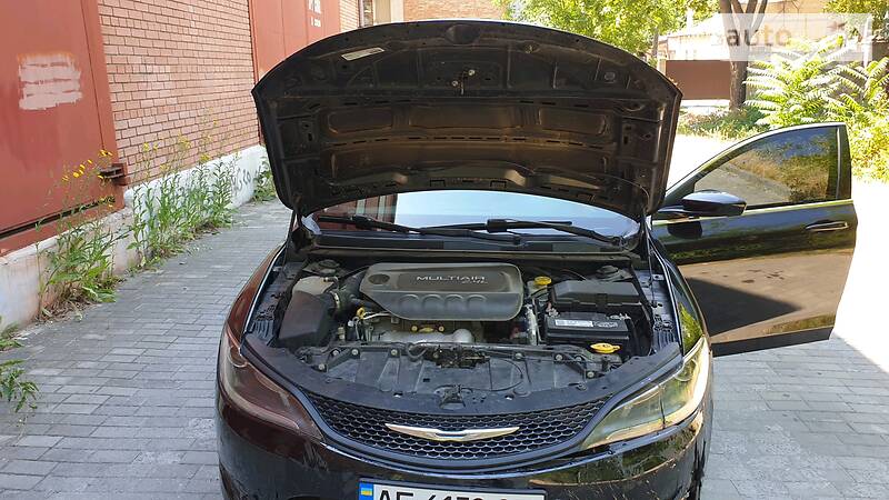 Седан Chrysler 200 2014 в Дніпрі