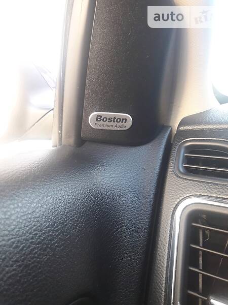 Седан Chrysler 200 2013 в Києві