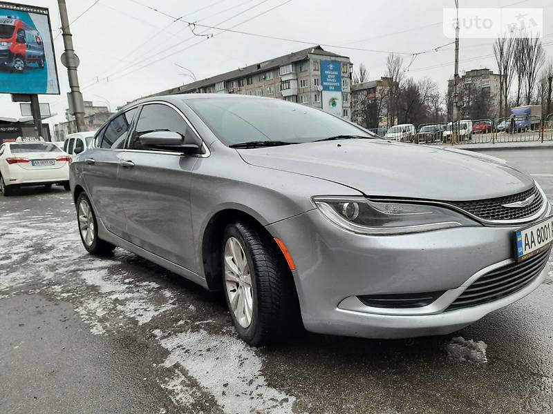 Седан Chrysler 200 2015 в Києві