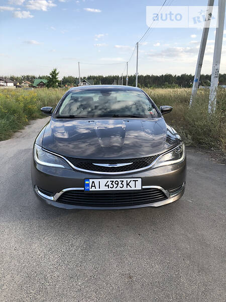 Седан Chrysler 200 2015 в Киеве