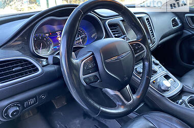 Седан Chrysler 200 2014 в Володимир-Волинському