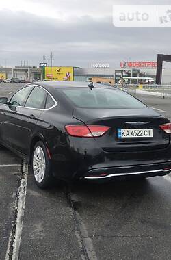 Седан Chrysler 200 2015 в Киеве