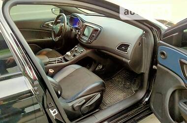 Седан Chrysler 200 2015 в 