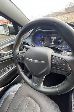 Седан Chrysler 200 2015 в Шепетовке