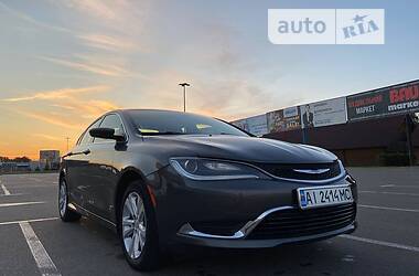 Седан Chrysler 200 2016 в Борисполі