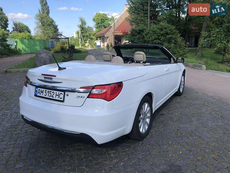 Кабриолет Chrysler 200 2012 в Житомире