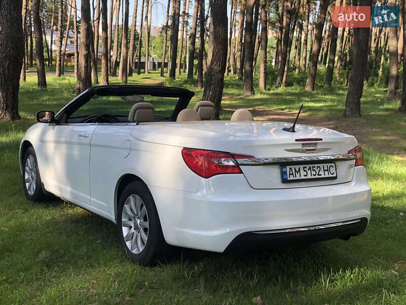 Кабриолет Chrysler 200 2012 в Житомире