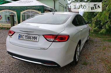 Седан Chrysler 200 2016 в Червонограде