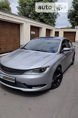 Седан Chrysler 200 2014 в Гайсину