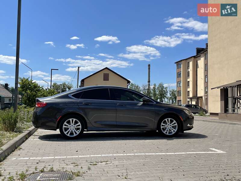 Седан Chrysler 200 2016 в Ковеле
