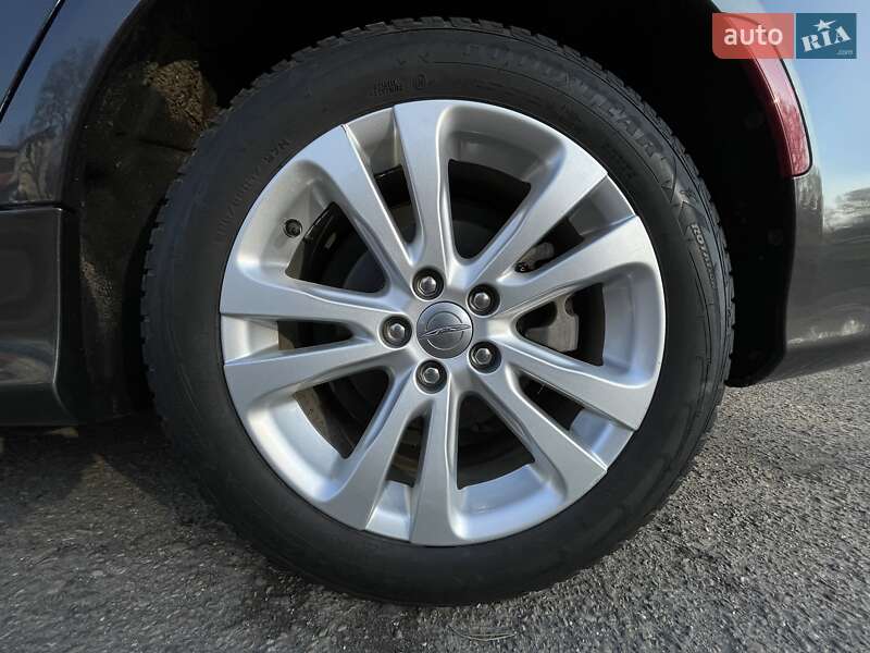 Седан Chrysler 200 2016 в Ковеле