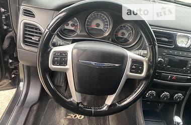 Седан Chrysler 200 2013 в Ивано-Франковске