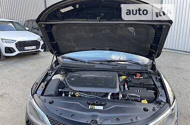 Седан Chrysler 200 2015 в 