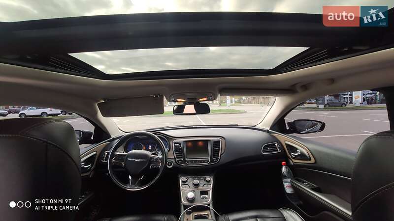 Седан Chrysler 200 2015 в Киеве