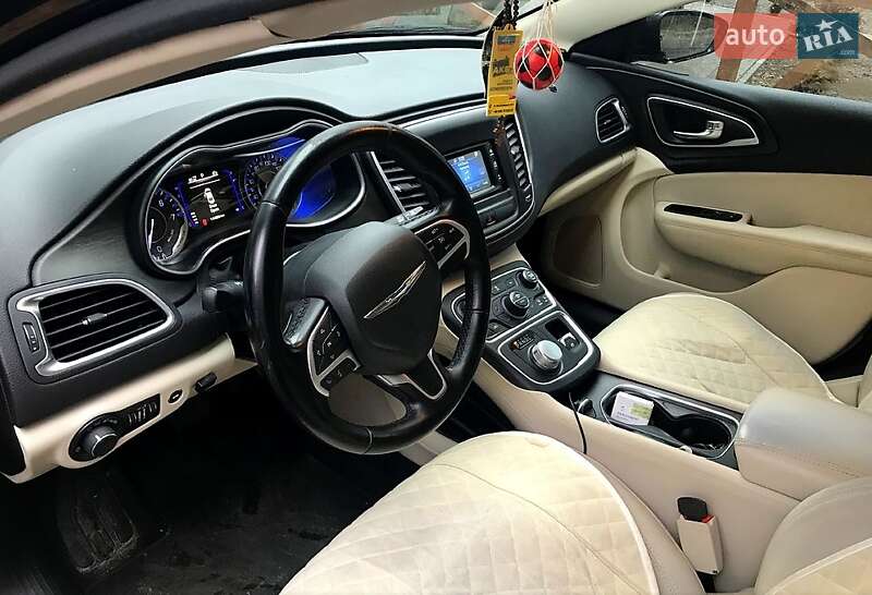 Седан Chrysler 200 2015 в Житомире