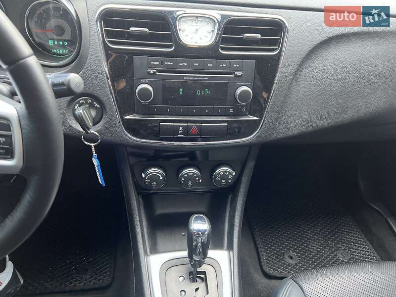 Кабріолет Chrysler 200 2011 в Києві