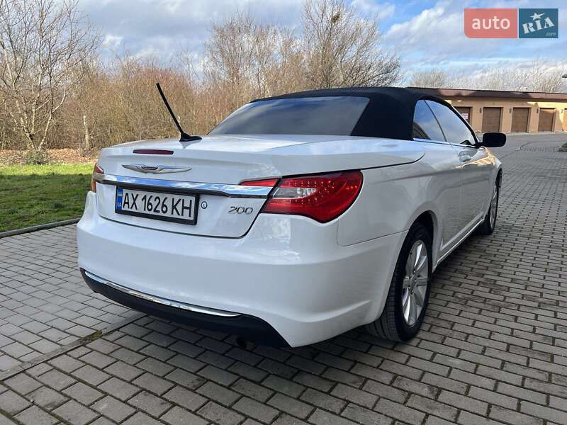 Кабріолет Chrysler 200 2011 в Києві
