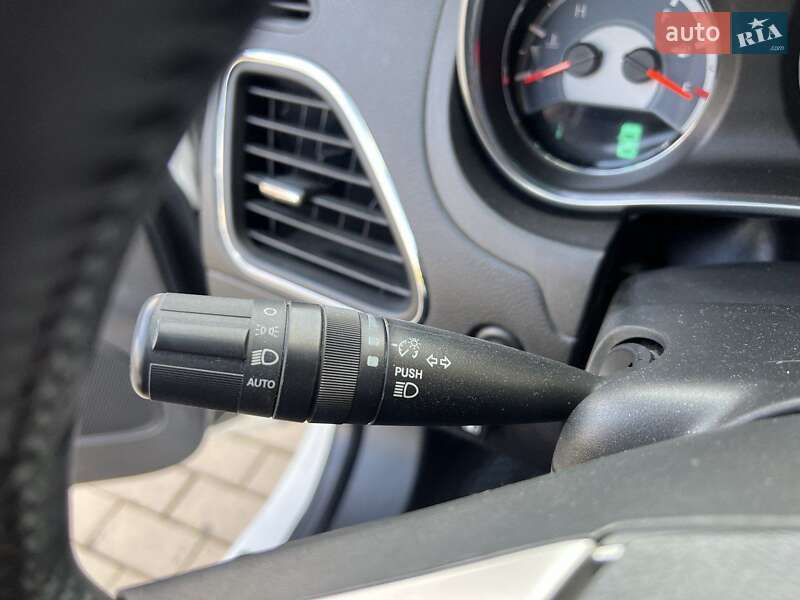 Кабріолет Chrysler 200 2011 в Києві