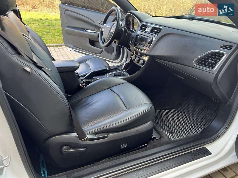 Кабріолет Chrysler 200 2011 в Києві