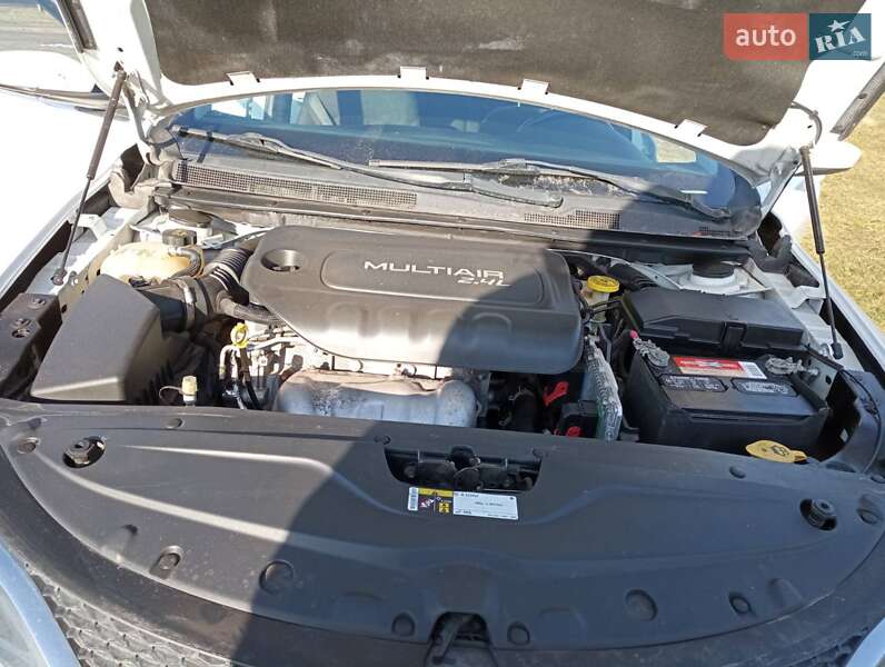 Седан Chrysler 200 2015 в Шептицькому