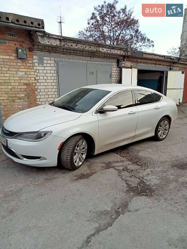 Седан Chrysler 200 2014 в Вишгороді