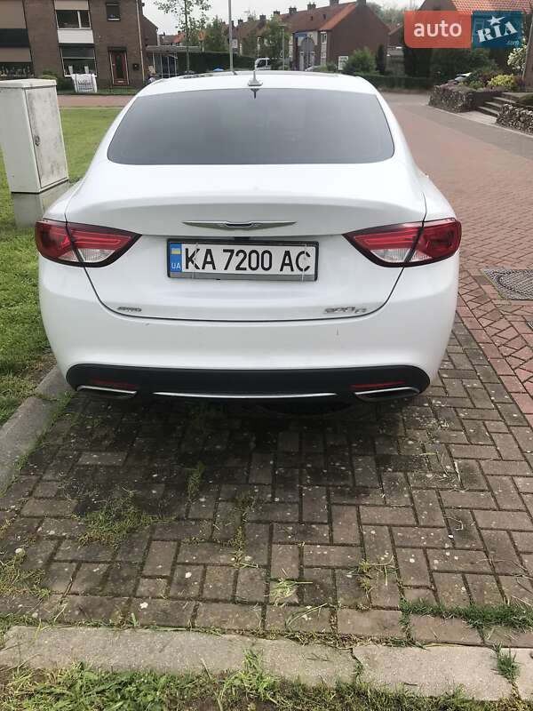 Седан Chrysler 200 2015 в Киеве