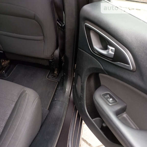 Седан Chrysler 200 2015 в Дніпрі
