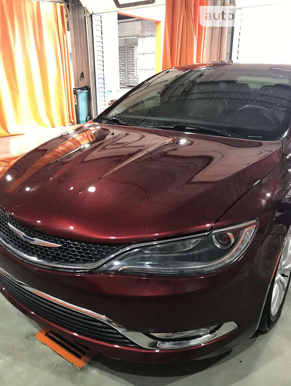 Седан Chrysler 200 2015 в Броварах
