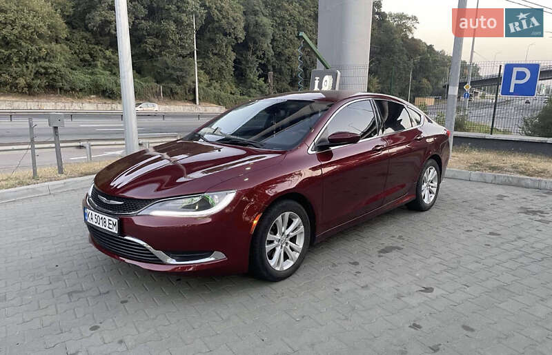 Седан Chrysler 200 2015 в Каневе