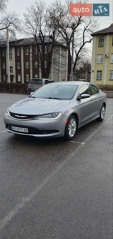 Седан Chrysler 200 2015 в Полтаві