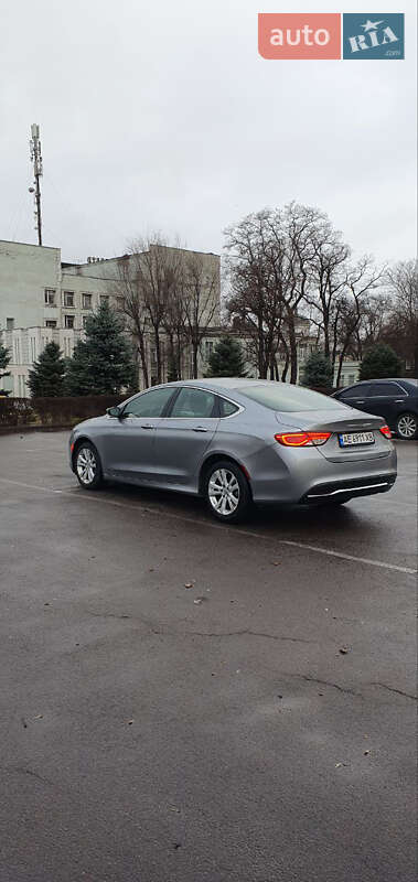 Седан Chrysler 200 2015 в Полтаві