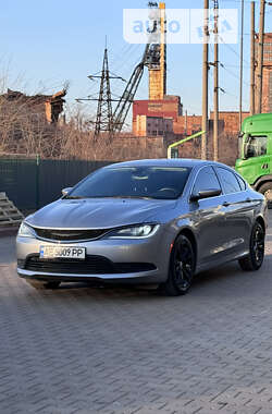 Седан Chrysler 200 2015 в Кривому Розі