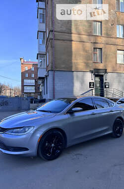 Седан Chrysler 200 2015 в Кривом Роге