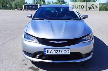 Седан Chrysler 200 2015 в Киеве