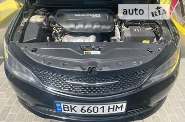 Седан Chrysler 200 2014 в 